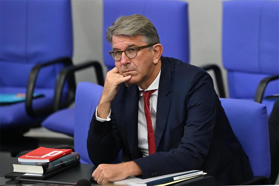 Kulturstaatsminister Wolfram Weimer sieht die angedrohte Durchsuchung bei der „Zeit“ mit Unbehagen. (Archivbild)Michael Brandt/dpa