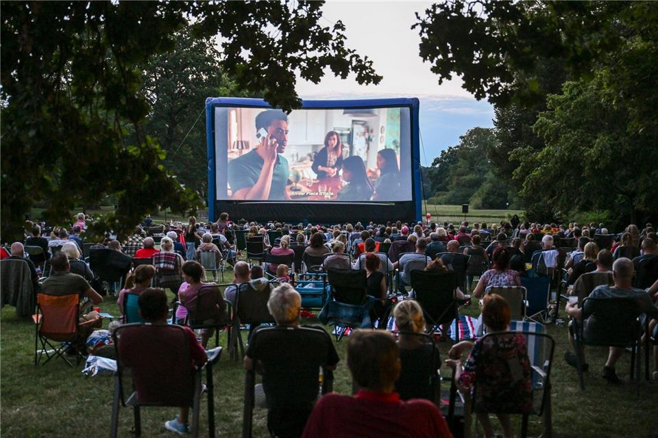 Kulturveranstaltungen machen auch draußen Spaß. (Archivbild)Jens Kalaene/dpa