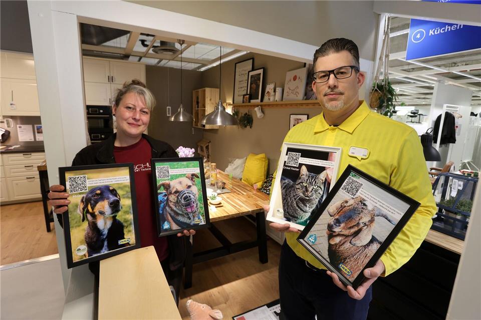 Kunden sollen zufällig über die Fotos in den Wohnwelten stolpern und können sich spontan per aufgedrucktem QR-Code via Handy weitere Informationen über die Tiere einholen.Christian Butt/dpa