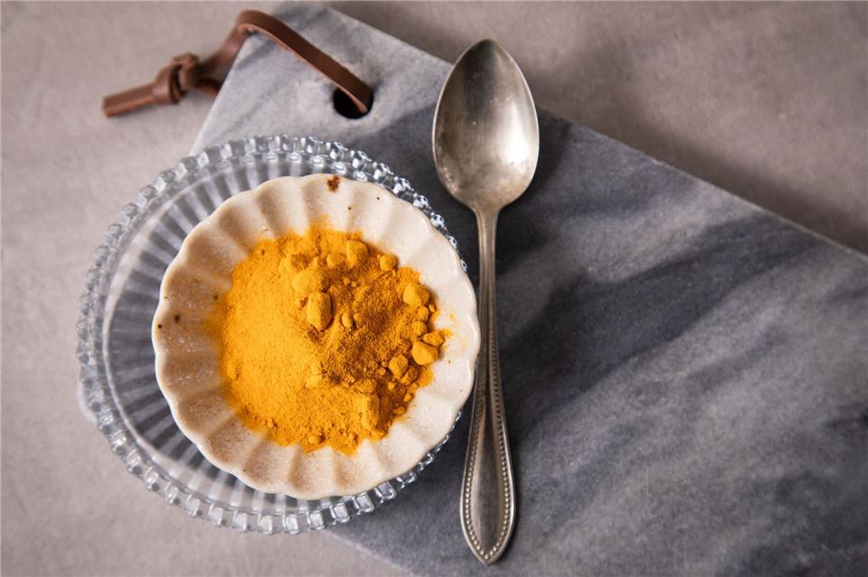 Next Level beim Würzen: Die Must-haves für mehr Raffinesse Kurkuma bringt sanfte Aromen in Speisen. Es gibt Linsensuppen mehr Tiefe, Reis Lebendigkeit und Desserts einen besonderen Kick.Christin Klose/dpa-tmn