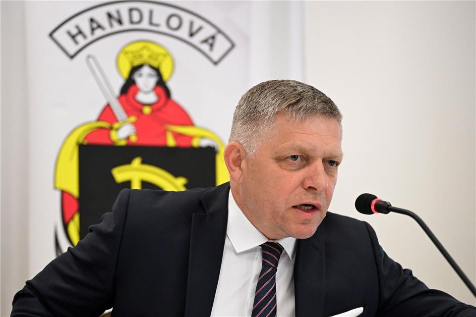 Slowakei: Fico-Attentat wird als Terrorakt eingestuft Kurz vor dem Attentat auf ihn leitete Fico eine Regierungssitzung. (Archivbild)