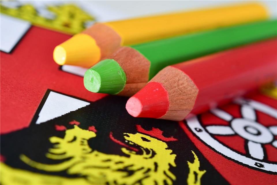 Kurz vor dem Ende der Legislaturperiode bringen die regierungstragenden Ampel-Fraktionen ein Antidiskriminierungsgesetz in den Landtag ein. (Archivfoto)Arne Dedert/dpa