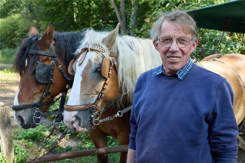 Kutscher Jürgen Hillmer zur Heideblüte.Georg Wendt/dpa
