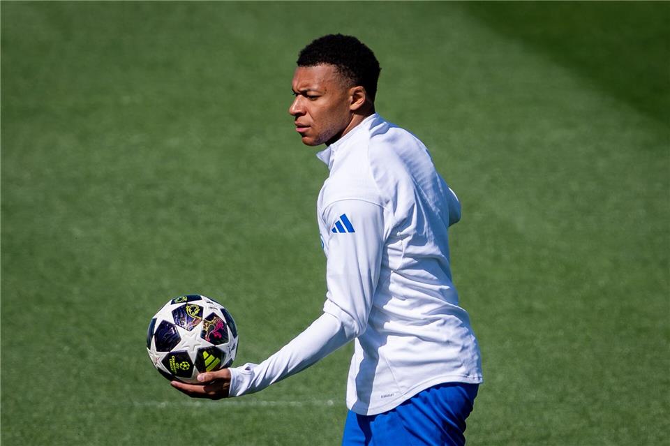 Kylian Mbappé beim Real-Training. Der Franzose führt mit 13 Treffern die Torschützenliste der Champions League an - vor Harry Kane. Alberto Gardin/ZUMA Press Wire/dpa