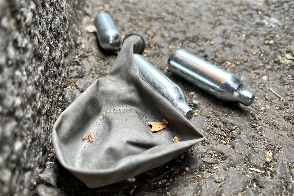 „Lachgas ist kein Spiel und keine harmlose Partydroge, sondern ein hohes Risiko für die Gesundheit“, sagt die Bundesgesundheitsministerin. (Symbolbild)Julia Kilian/dpa