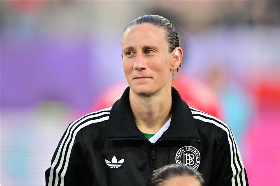 Lächeln bei der Hymne: Ann-Katrin Berger denkt dabei an ihren OpaSebastian Christoph Gollnow/dpa