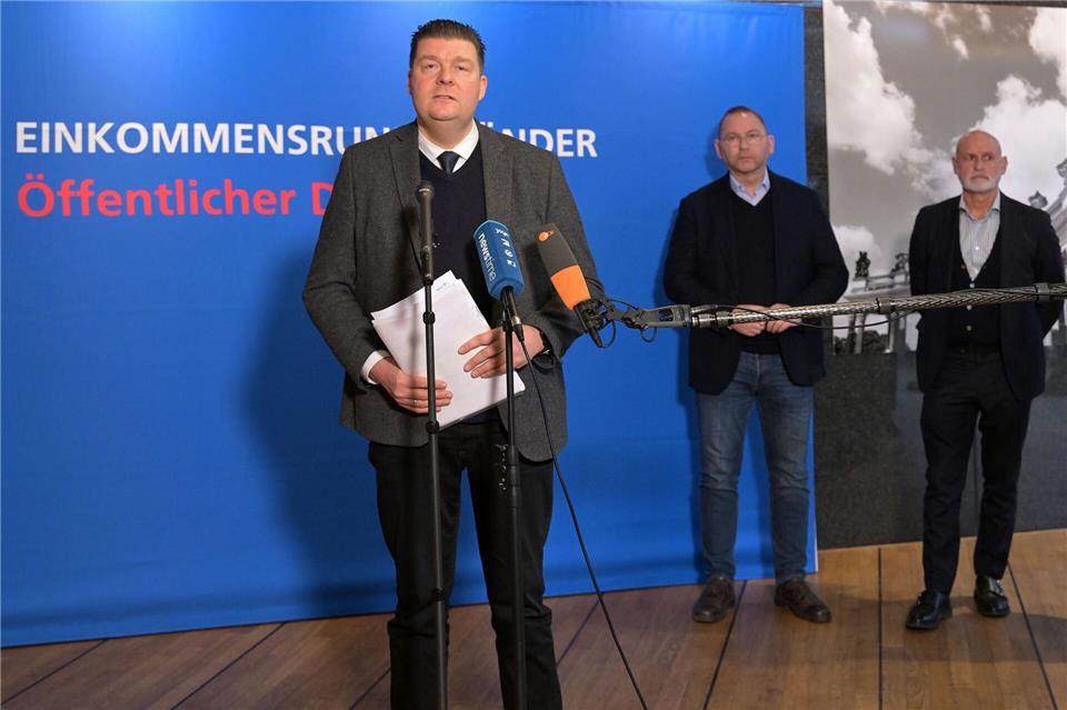 Länder-Verhandlungsführer Andreas Dressel hält den Tarifabschluss für vertretbar.Michael Bahlo/dpa