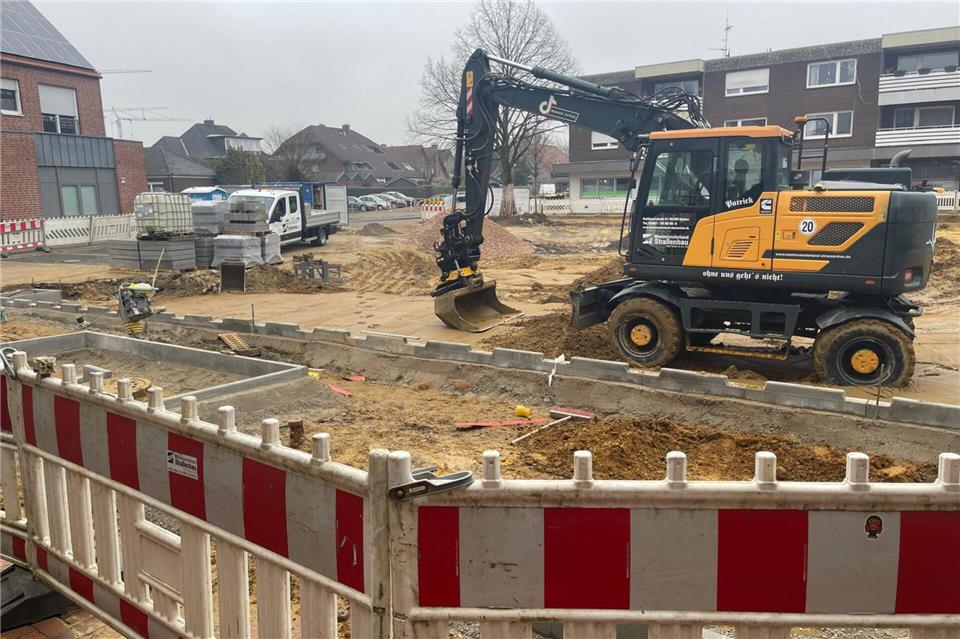 Längeren Stillstand habe es an der Baustelle am Netto-Parkplatz auch trotz Winterwetter nicht gegeben.
