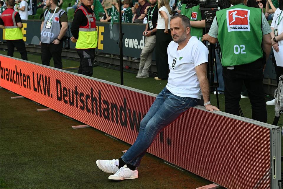 Lässig vor dem Spiel bei Werder, zufrieden danach: Augsburgs Trainer Manuel Baum. Carmen Jaspersen/dpa