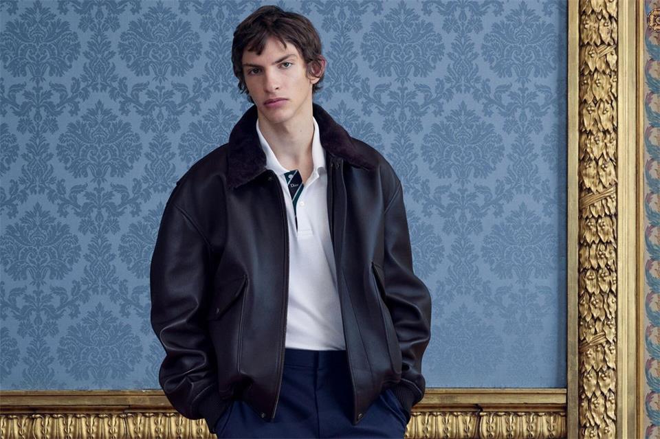 Lässiger Schick mit Lederjacke und Loafer. Hier zu sehen in einer Kombination aus der Pre-Herbstkollektion 2026/2027 von Dior.Peter Joseph Smith/Dior/dpa-tmn