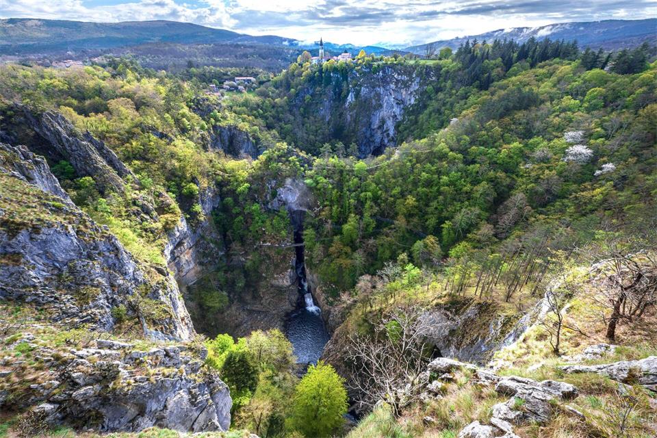 Lässt sich nach der unterirdischen Tour weiter erkunden: der ebenfalls spektakuläre Regionalpark Škocjanske jame.Borut Lozej/Škocjan Caves Park/dpa-tmn