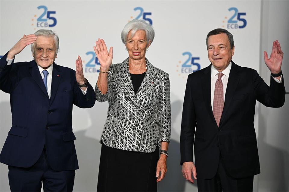 Lagardes Vorgänger Jean-Claude Trichet und Mario Draghi waren je acht Jahre im Amt. (Archivbild)Arne Dedert/dpa