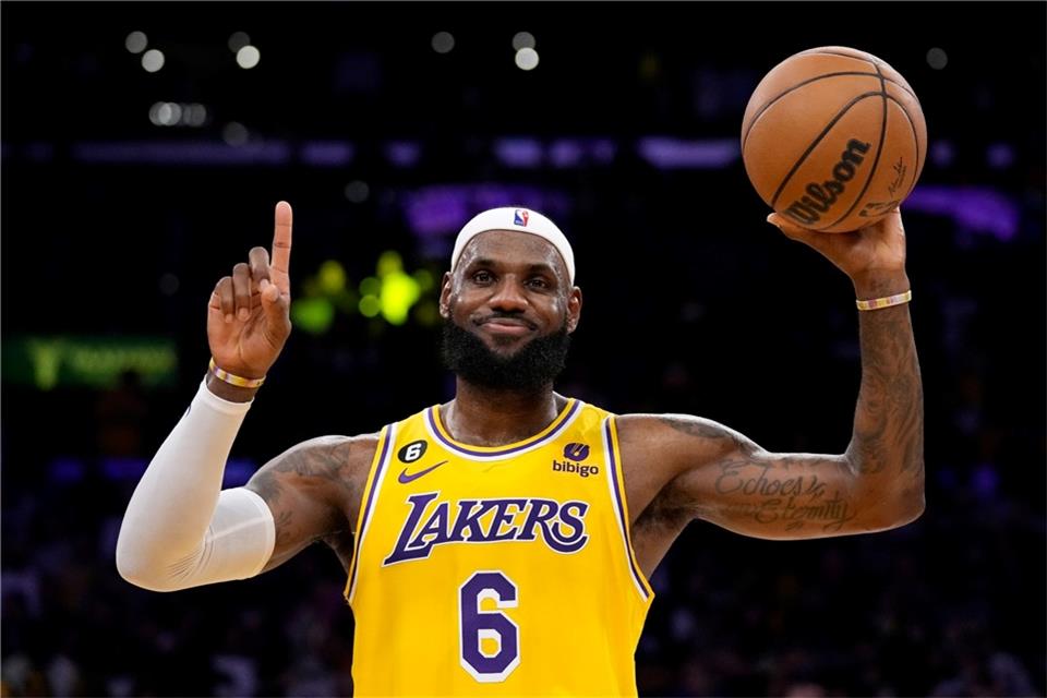 Lakers-Superstar LeBron James hat den Punkterekord in der NBA gebrochen.