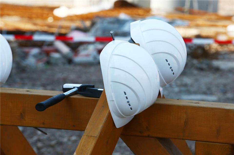 Land zahlt Prämie für Schülerpraktika im Thüringer Handwerk (Archivbild).  Bodo Schackow/zb/dpa