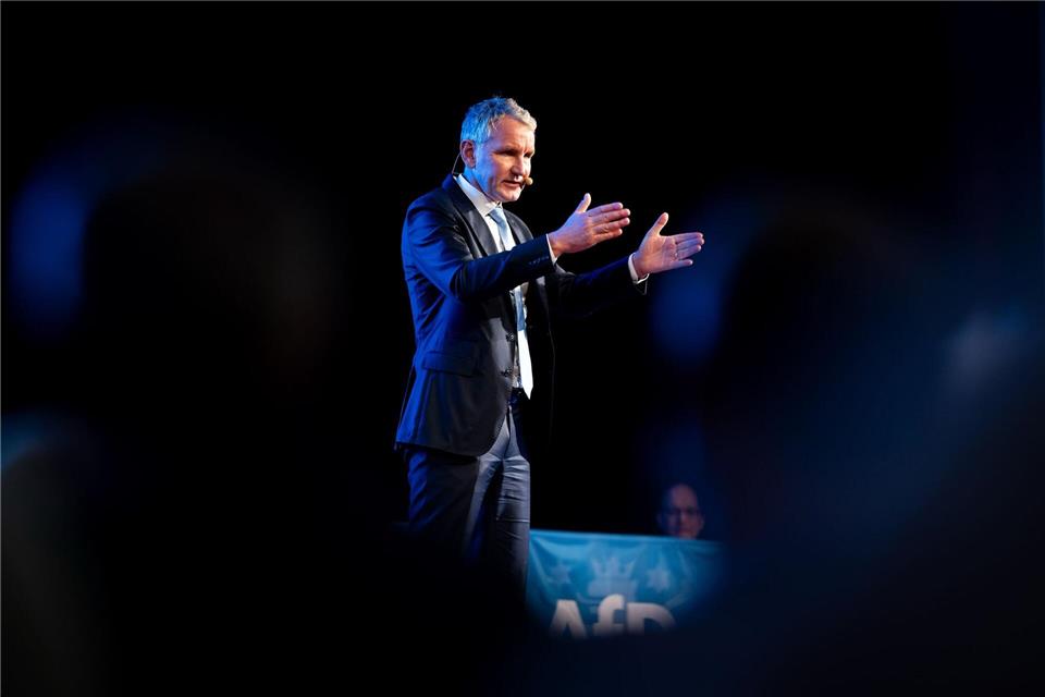 Höcke sieht AfD in Thüringen vor absoluter Mehrheit  Landesparteitag der AfD Thüringen in Arnstadt mit einer Rede von Parteichef Björn Höcke.Jacob Schröter/dpa