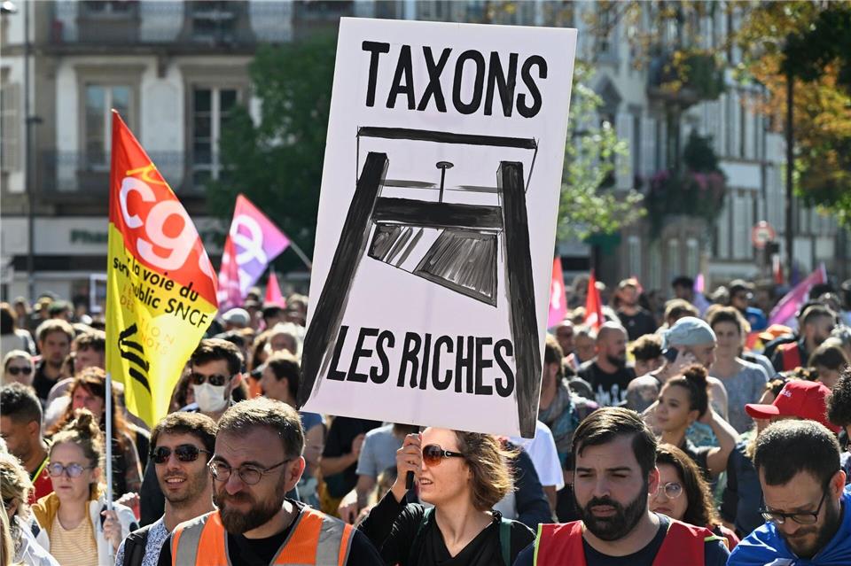 Landesweit fanden heute in Frankreich Kundgebungen und Protestaktionen statt.Pascal Bastien/AP/dpa