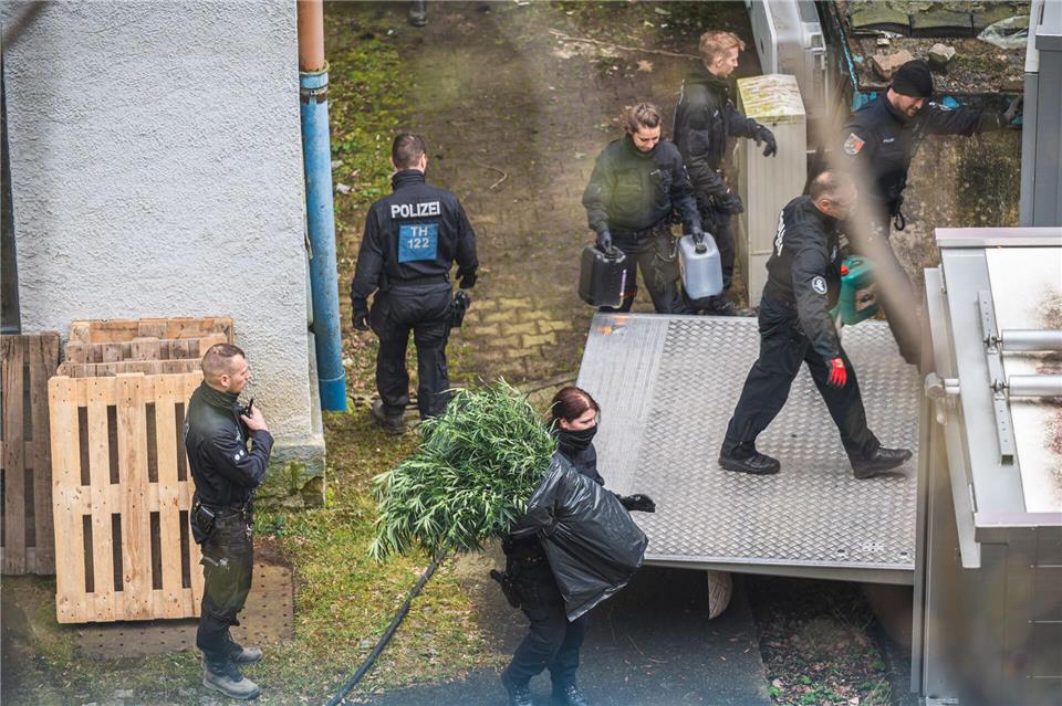 Landgericht Gera verhängt Haft- und Bewährungsstrafen wegen Drogenhandels im großen Stil. (Symbolbild)---/dpa