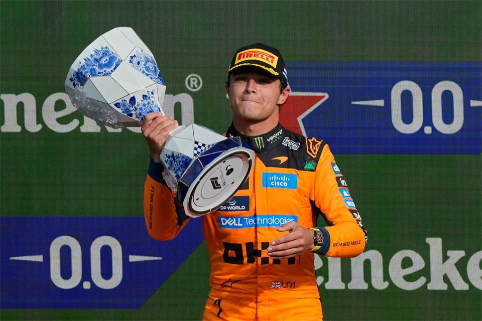 Lando Norris - auch er hat den Titelkampf noch nicht aufgegeben.Darko Bandic/AP/dpa