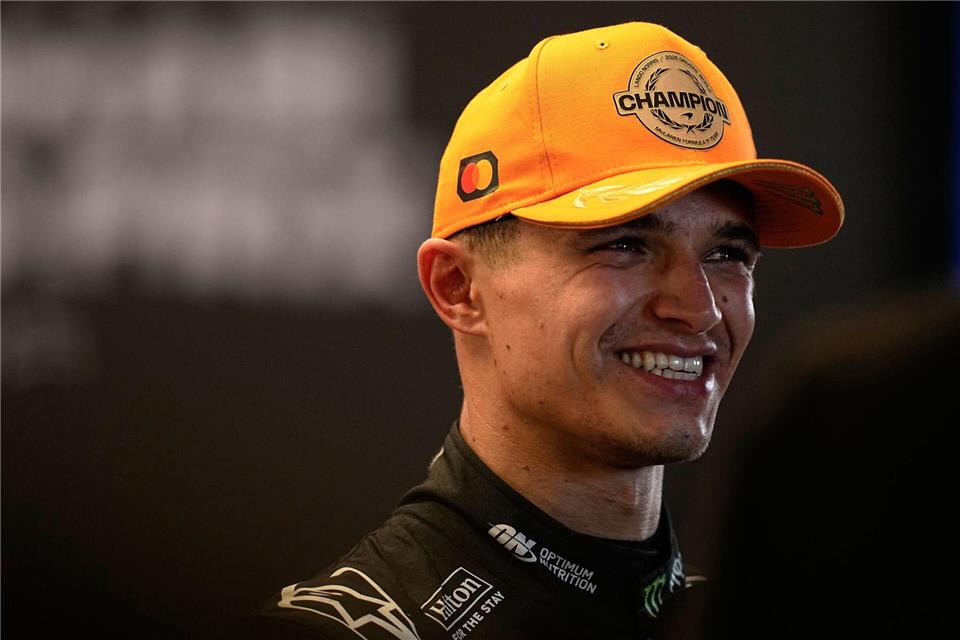 Lando Norris krönt sich erstmals zum Formel-1-Weltmeister.Fatima Shbair/AP/dpa