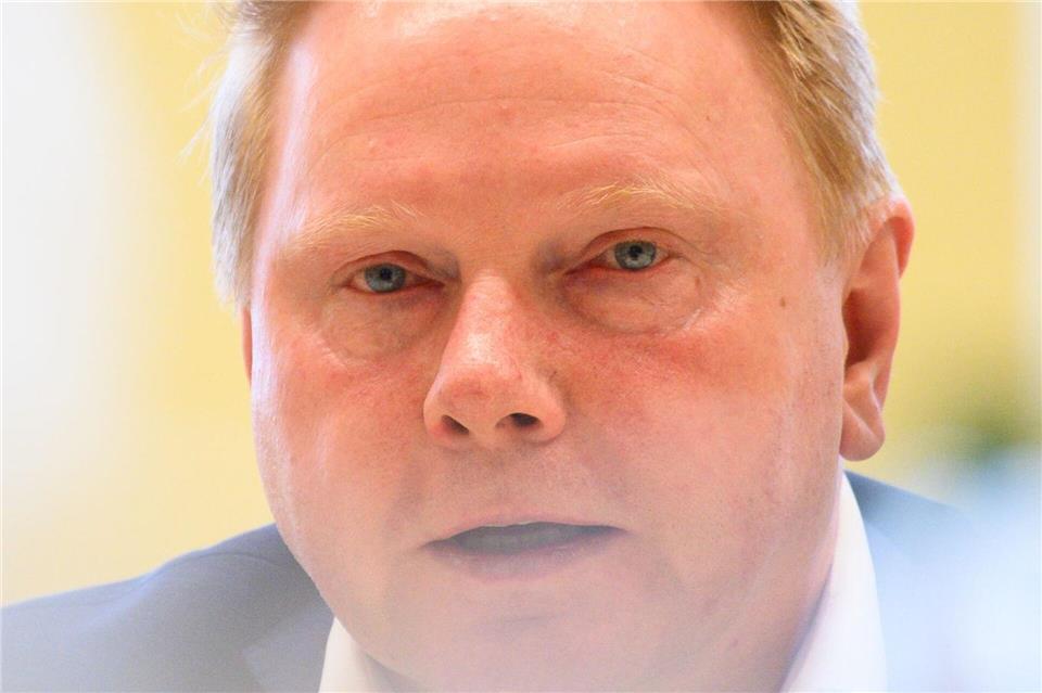 Landrat Steve Kanitz sagt, die Menschen brauchen kurze Wege zum nächsten Krankenhaus. Klaus-Dietmar Gabbert/dpa