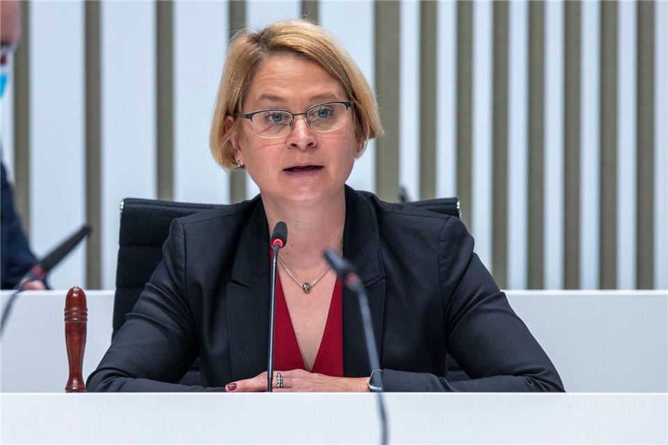 Landtagspräsidentin Birgit Hesse würdigt Demonstranten von Herbst 1989 als Wegbereiter von Demokratie, Freiheit und Einheit. (Archivbild)Jens Büttner/dpa-Zentralbild/dpa