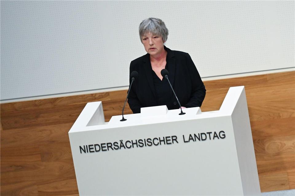 Landtagspräsidentin Naber prüft, ob Schledde seine Firmenbeteiligung zu spät gemeldet hat. (Archivbild)Shireen Broszies/dpa