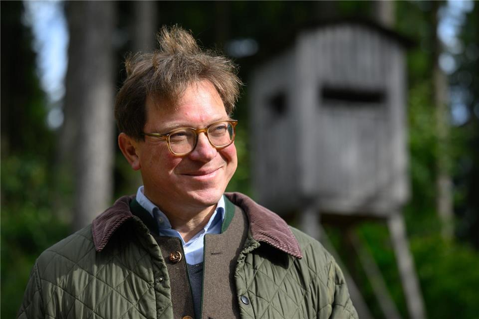 Landwirtschaftsminister Georg-Ludwig von Breitenbuch (CDU) freut sich über immer mehr umweltbewusste Landwirte. (Archivbild)Hendrik Schmidt/dpa