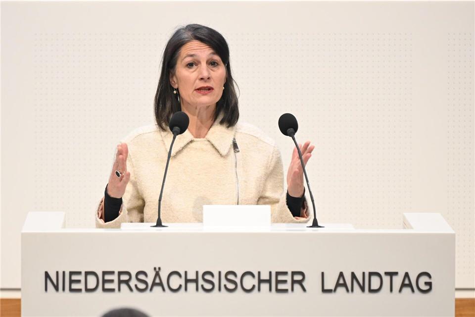 Landwirtschaftsministerin Staudte warnt vor Risiken einer gelockerten Kennzeichnungspflicht für gentechnisch veränderte Lebensmittel. (Archivbild)Shireen Broszies/dpa