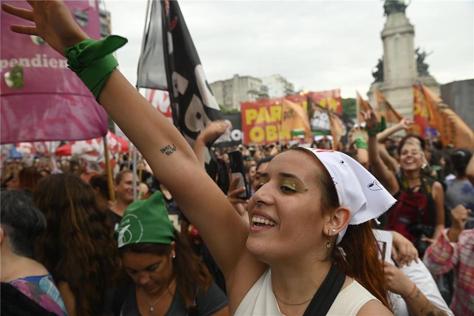 Lange mussten Frauen dafür kämpfen, wählen und eigene Entscheidungen treffen zu dürfen. (Archivbild)Igor Wagner/dpa