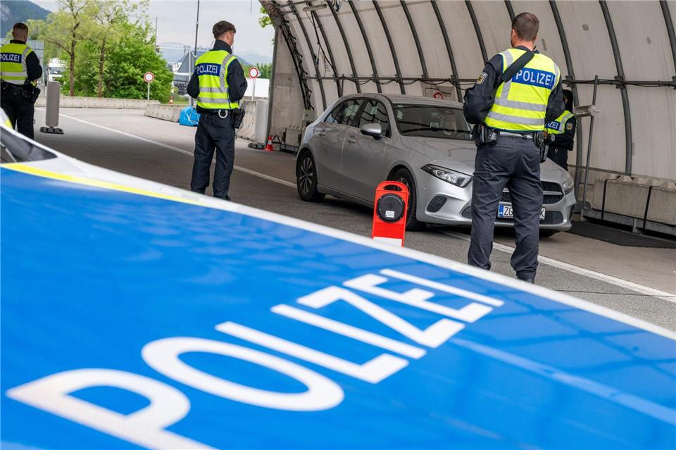 Langfristig seien die intensivierten Grenzkontrollen ohne mehr Stellen bei der Bundespolizei nicht möglich, sagt die Gewerkschaft der Polizei.Peter Kneffel/dpa