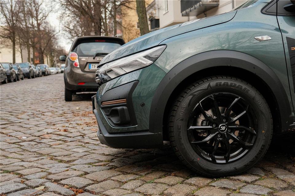 Langsam vortasten: Nur wer sicher ist, dass er niemanden gefährdet, sollte auf die Straße fahren.Zacharie Scheurer/dpa-tmn