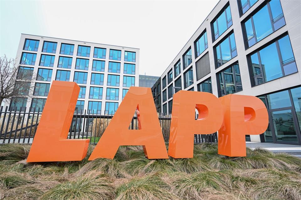 Lapp: Über zwei Milliarden Euro Umsatz in einem Geschäftsjahr. (Archivbild)Bernd Weißbrod/dpa