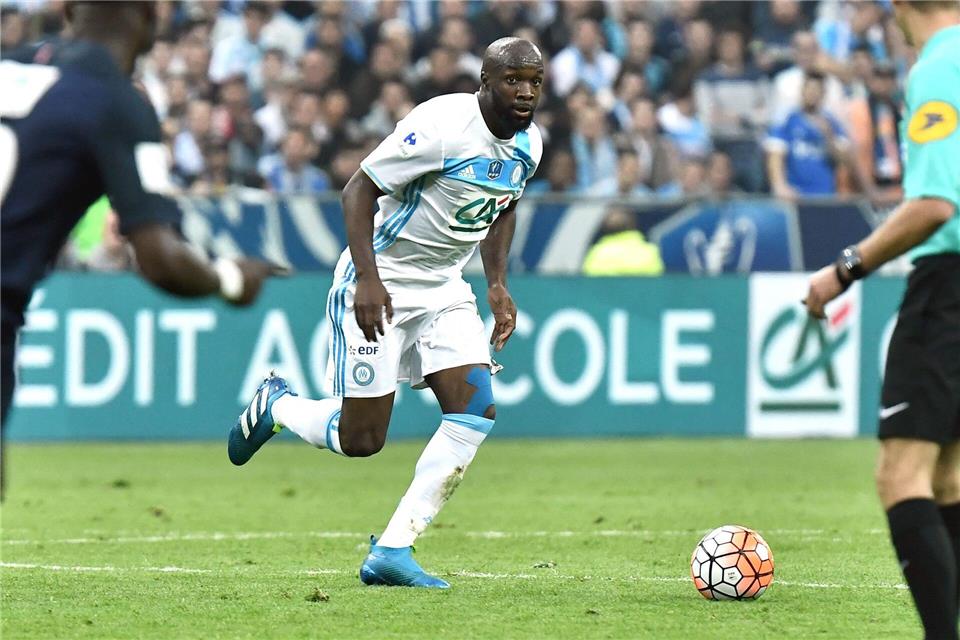 Lassana Diarra - hier im Trikot von Olympique Marseille - klagte gegen die FIFA. Nun soll der Disput beigelegt sein. (Archivbild)picture alliance / dpa