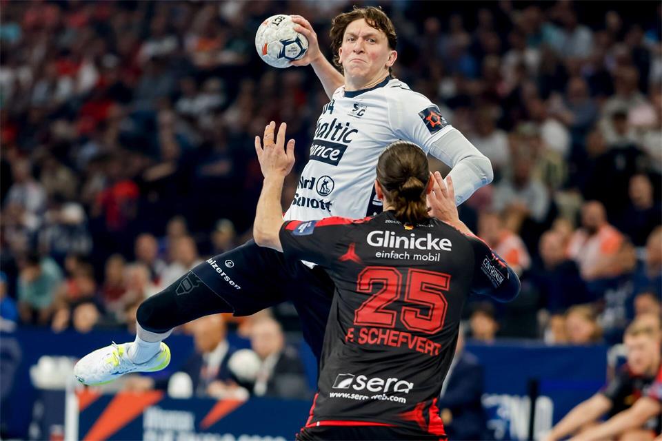 Lasse Möller und die SG Flensburg-Handewitt spielten beim Zweitligisten VfL Lübeck-Schwartau. (Archivbild)Philipp Szyza/dpa