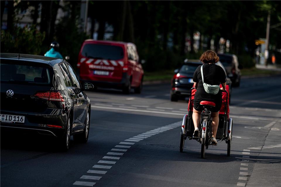 Lastenfahrräder sind teilweise ziemlich groß. (Symbolbild)Fabian Sommer/dpa