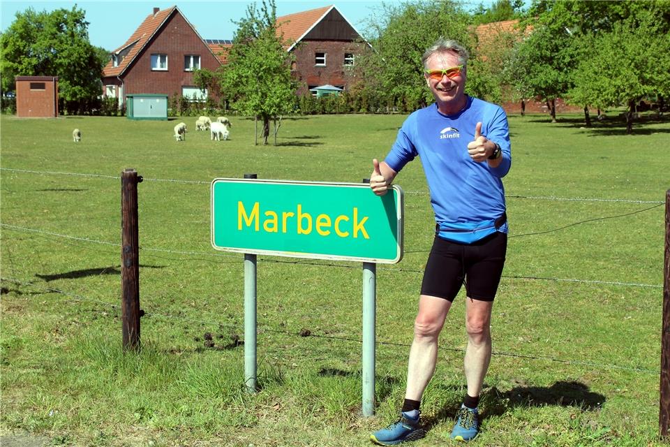 13 Grenzgänger umrunden Borken im Laufschritt Lauftreff-Chef Stefan Beckmann initiierte die 75-Kilometer-Runde mit 13 Läufern des TV Borken.