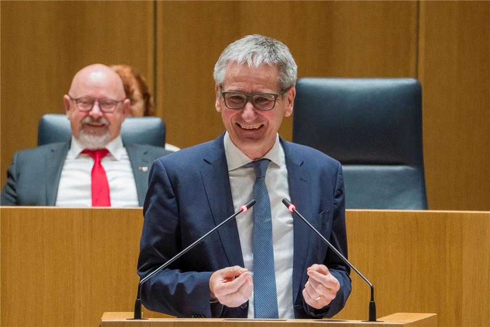 Launige Worte zum Abschied vom Landtagspräsidenten.Andreas Arnold/dpa