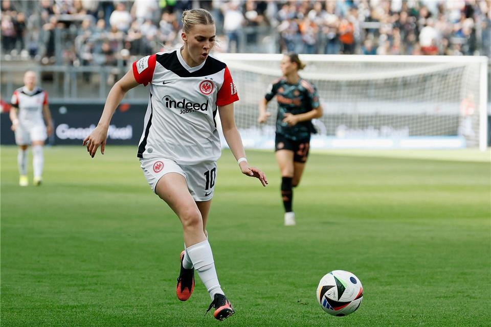 Laura Freigang erzielte in der vergangenen Bundesliga-Saison zwölf Tore für die Frankfurterinnen. (Archivbild)Heiko Becker/dpa
