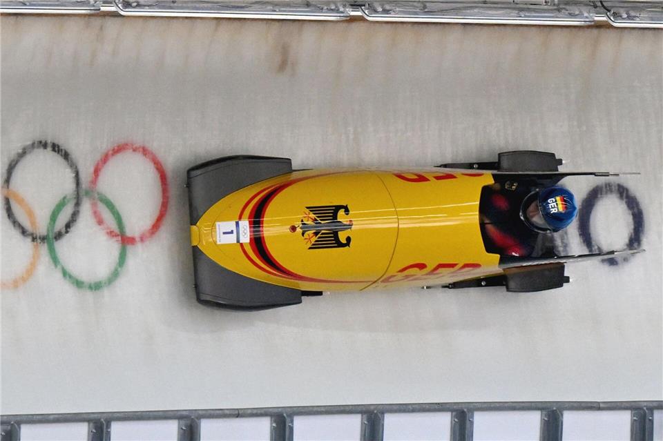 Laura Nolte startete mit Bahnrekord ins Monobob-Rennen. Robert Michael/dpa