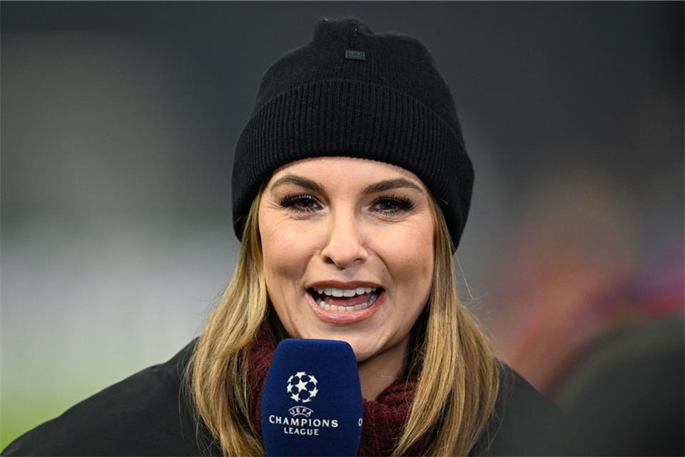 Laura Wontorra bleibt DAZN-Moderatorin.
