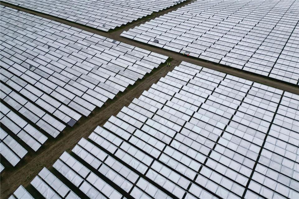 Laut Bundesverband Solarwirtschaft ist die Anlage die größte in Deutschland. (Archivbild)Jan Woitas/dpa