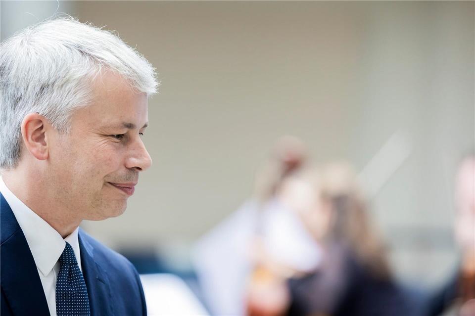 Laut Bundesverkehrsminister Bilger haben Bahnkunden und Steuerzahler einen Anspruch darauf, dass wirklich der Erfolg gemessen wird. (Archivbild)Christoph Soeder/dpa