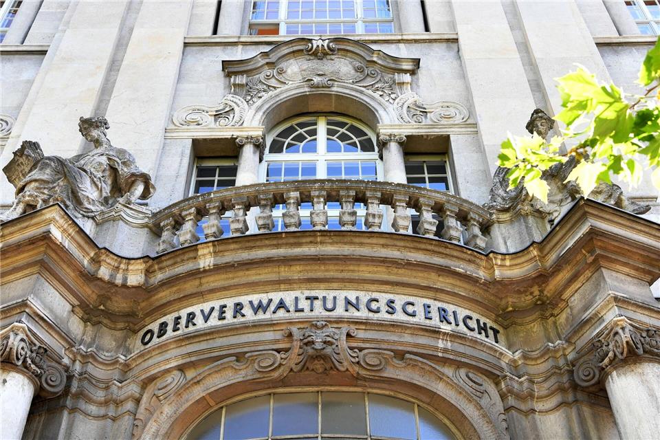 Laut Gericht hat die Flughafengesellschaft einen Anspruch auf 27.000 Euro ermittelt - tatsächlich lagen die Kosten bei rund 56.000 Euro. (Symbolbild) Paul Zinken/dpa