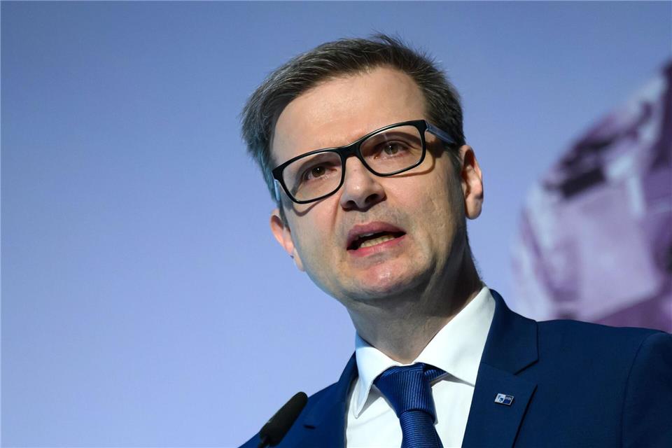 Laut Gläßer hat der Erhalt der Grundstoffchemie „oberste Priorität“, da sie am Anfang zahlreicher Wertschöpfungsketten steht.Hendrik Schmidt/dpa