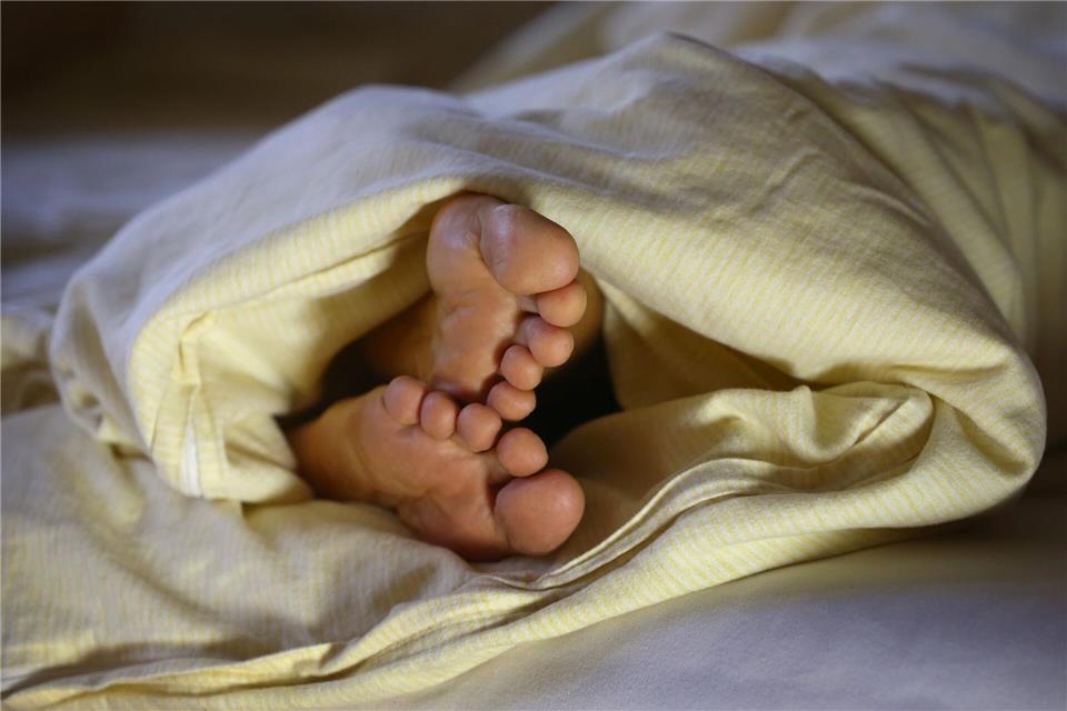 Laut KKH: Die Zahl der ambulanten Diagnosen psychisch bedingter Schlafstörungen stieg von 2014 bis 2024 bundesweit um 73,5 Prozent. (Symbolbild)picture alliance / Karl-Josef Hildenbrand/dpa
