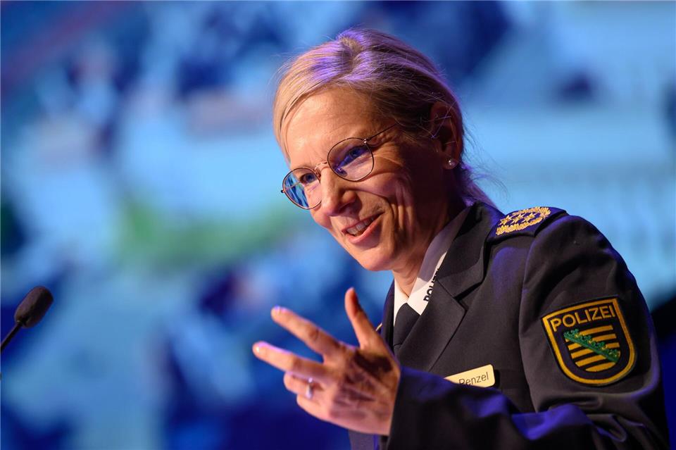 Laut Sonja Penzel, Inspekteurin der Polizei, sind israelische, jüdische oder amerikanische Einrichtungen in Sachsen aktuell nicht konkret gefährdet. (Archivbild)Hendrik Schmidt/dpa