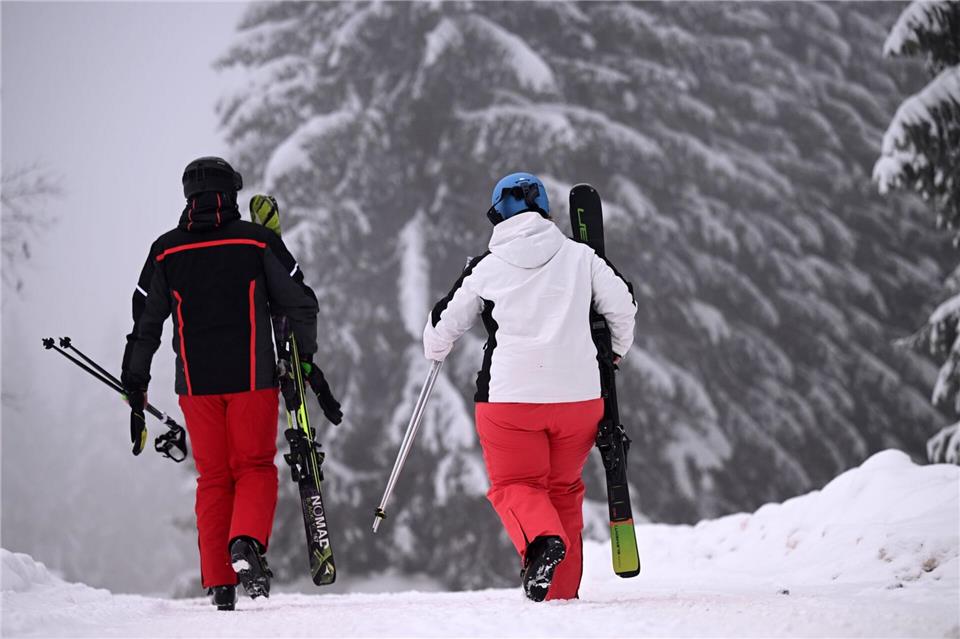 Laut dem Wintersportbericht des Thüringer Waldes liegt in Oberhof derzeit etwa 16 Zentimeter Schnee. (Archivbild)Martin Schutt/dpa