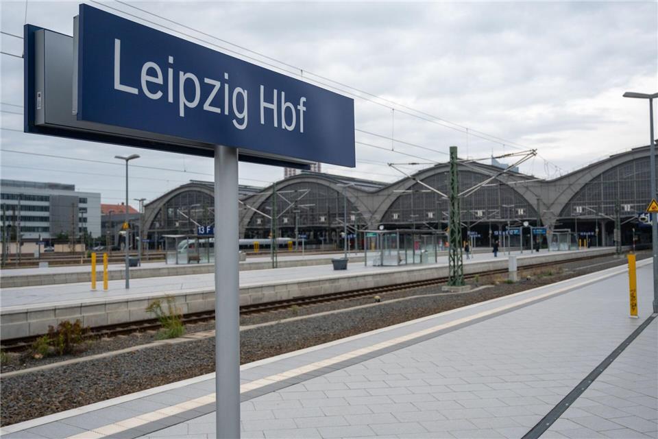 Laut der Bundespolizei waren Betrüger zuletzt etwa in Leipzig aktiv. (Symbolbild)Christophe Gateau/dpa