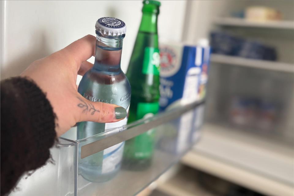 Laut der Wirtschaftsvereinigung alkoholfreie Getränke trinken die Deutschen im Schnitt pro Kopf fast 63 Liter zuckerhaltige Limonaden im Jahr. Doch zuckerfreie Alternativen sind zunehmend gefragt in Borken.