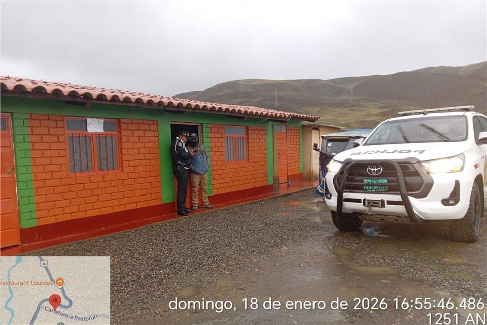 Laut lokalen Medienberichten hatte sich der junge Mann während eines plötzlichen Unwetters in ein Zelt zurückgezogen und wurde dabei offenbar von einem Blitz getroffen. ---/Policía de Turismo de Huaraz/dpa